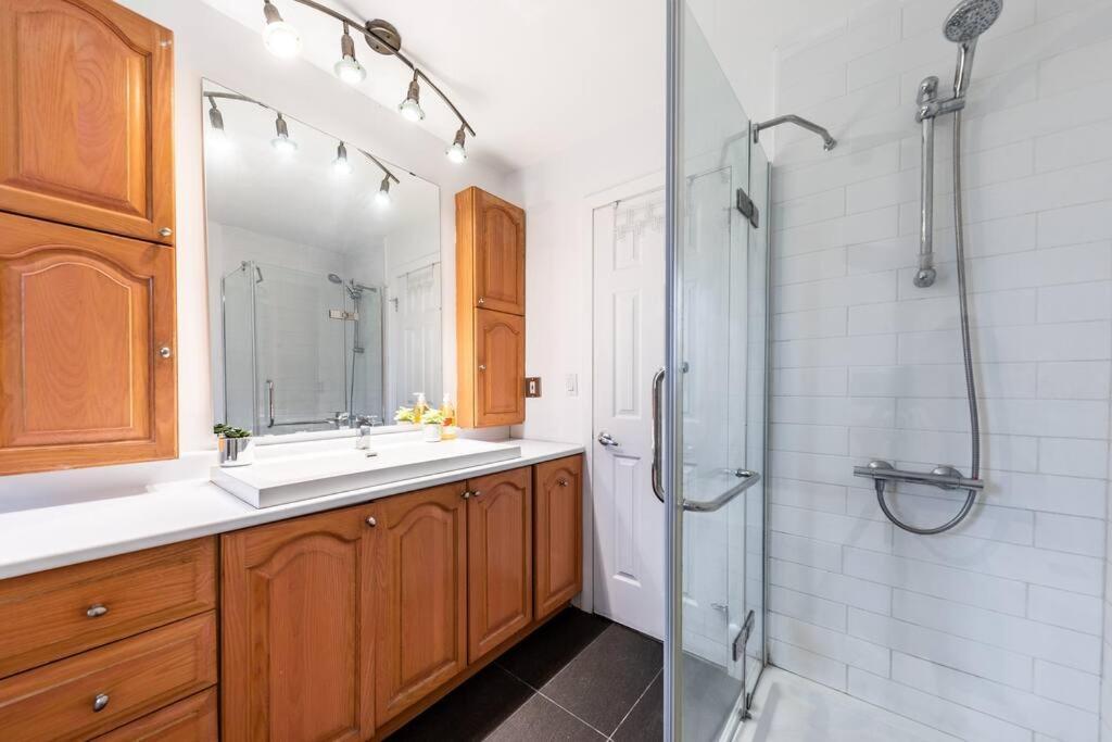Spacious 4Br House Close To Dt Apartment Brossard Luaran gambar